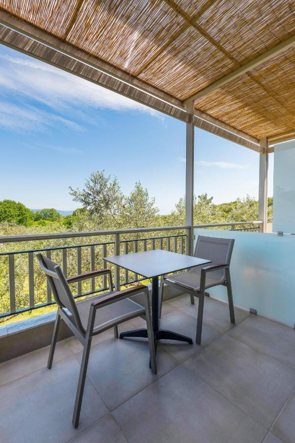 Dionysus Apartments & Suites Jeriszósz Kültér fotó