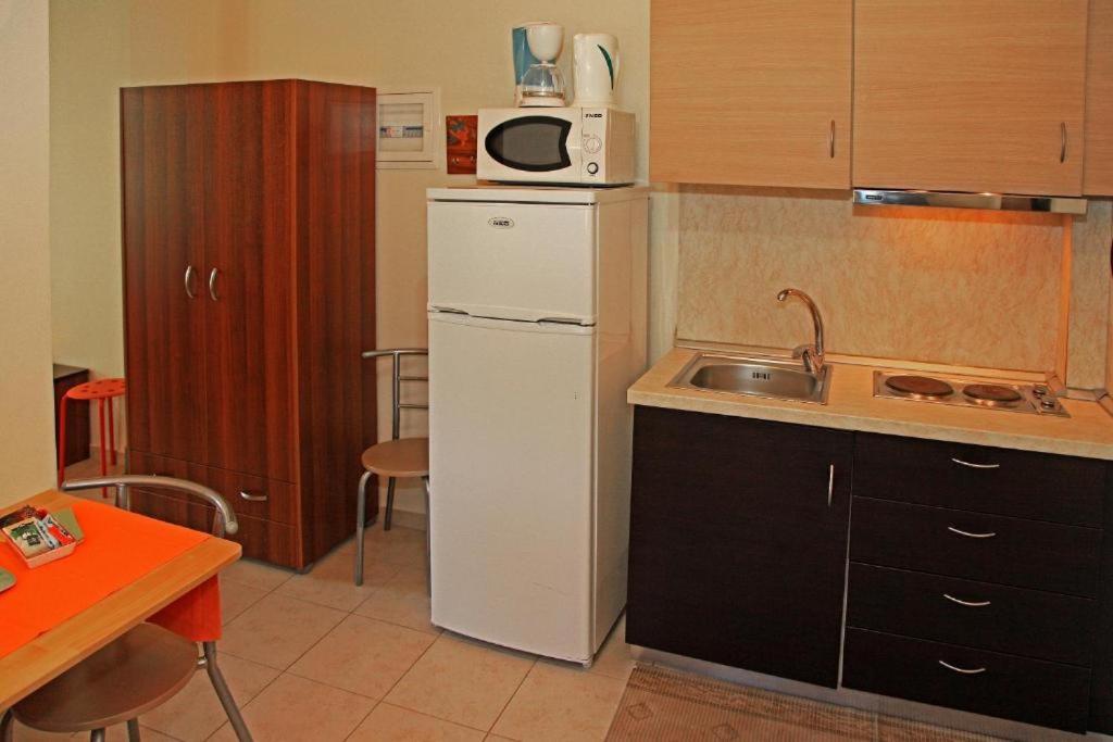 Dionysus Apartments & Suites Jeriszósz Kültér fotó