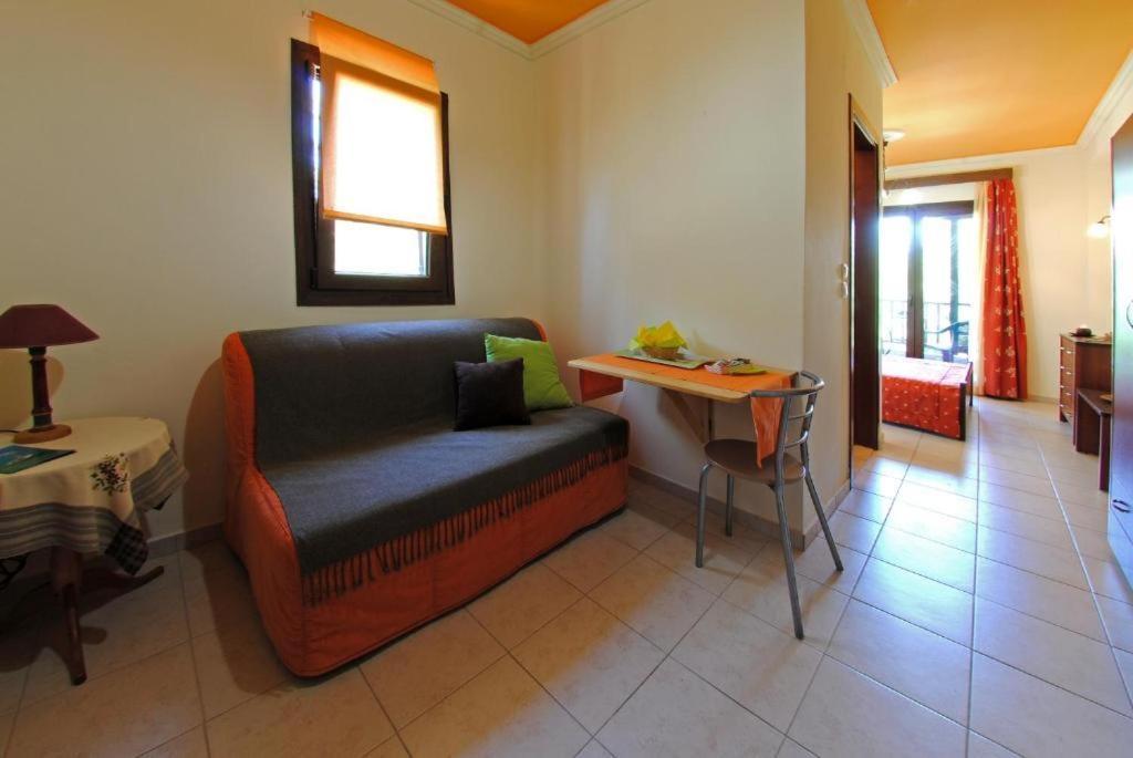 Dionysus Apartments & Suites Jeriszósz Kültér fotó